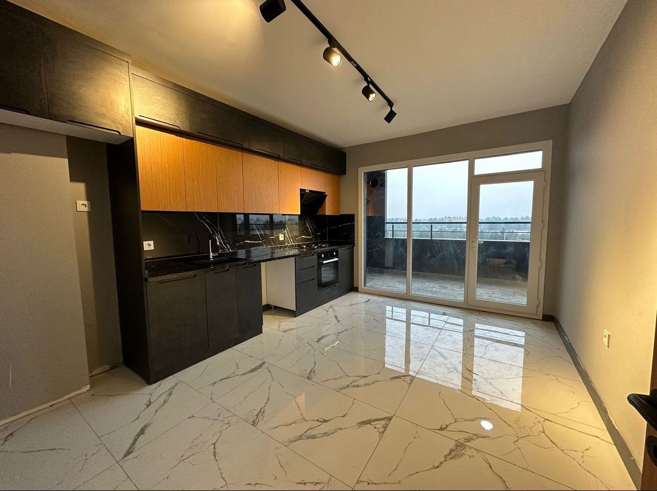 MARDİN YOLU ÜZERİ KARAKOÇ YAPIDA LÜKS 3+1 DAİRE