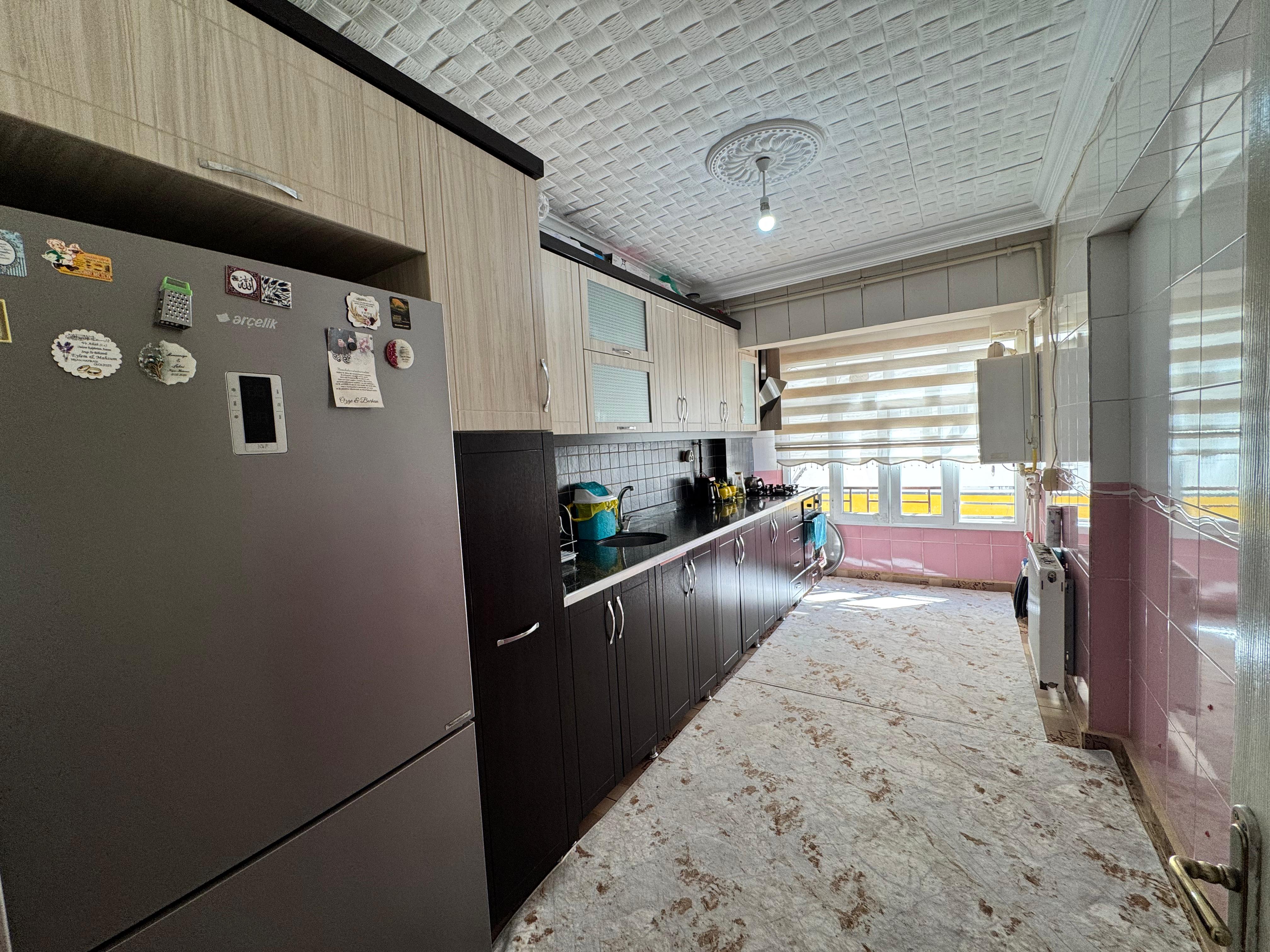 HUZUREVLERİNDE MERKEZİ KONUMDA ACİL SATILIK 3+1 DAİRE!