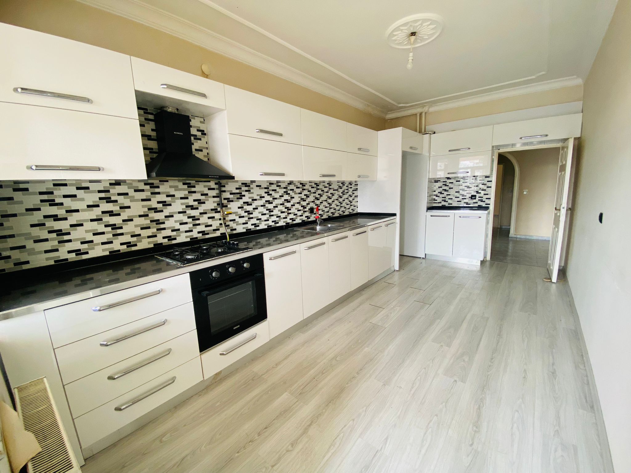 DİCLEKENTTE SİTE İÇİNDE KONFORLU 3+1 SATILIK DAİRE