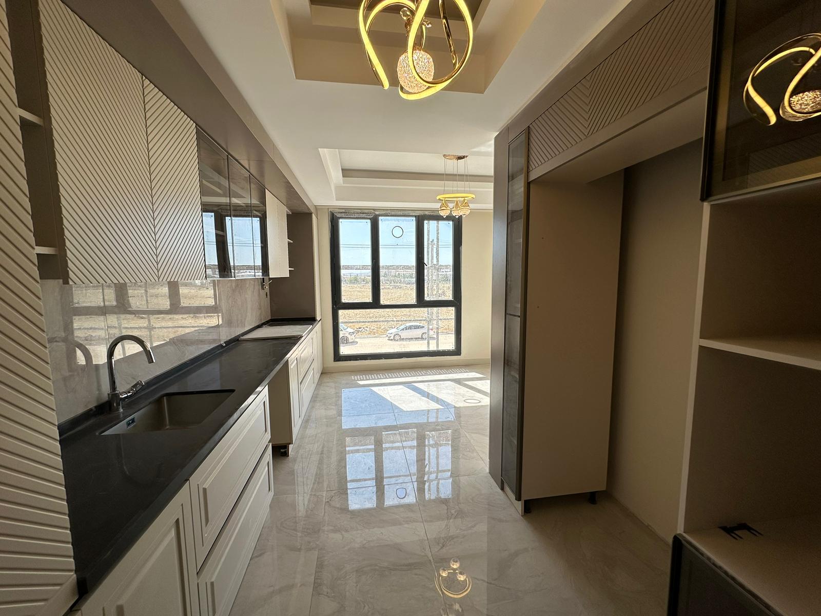 YENİ CEZAEVİ KARŞISI 2,5+1 HAVUZLU ULTRA LÜKS DAİRE