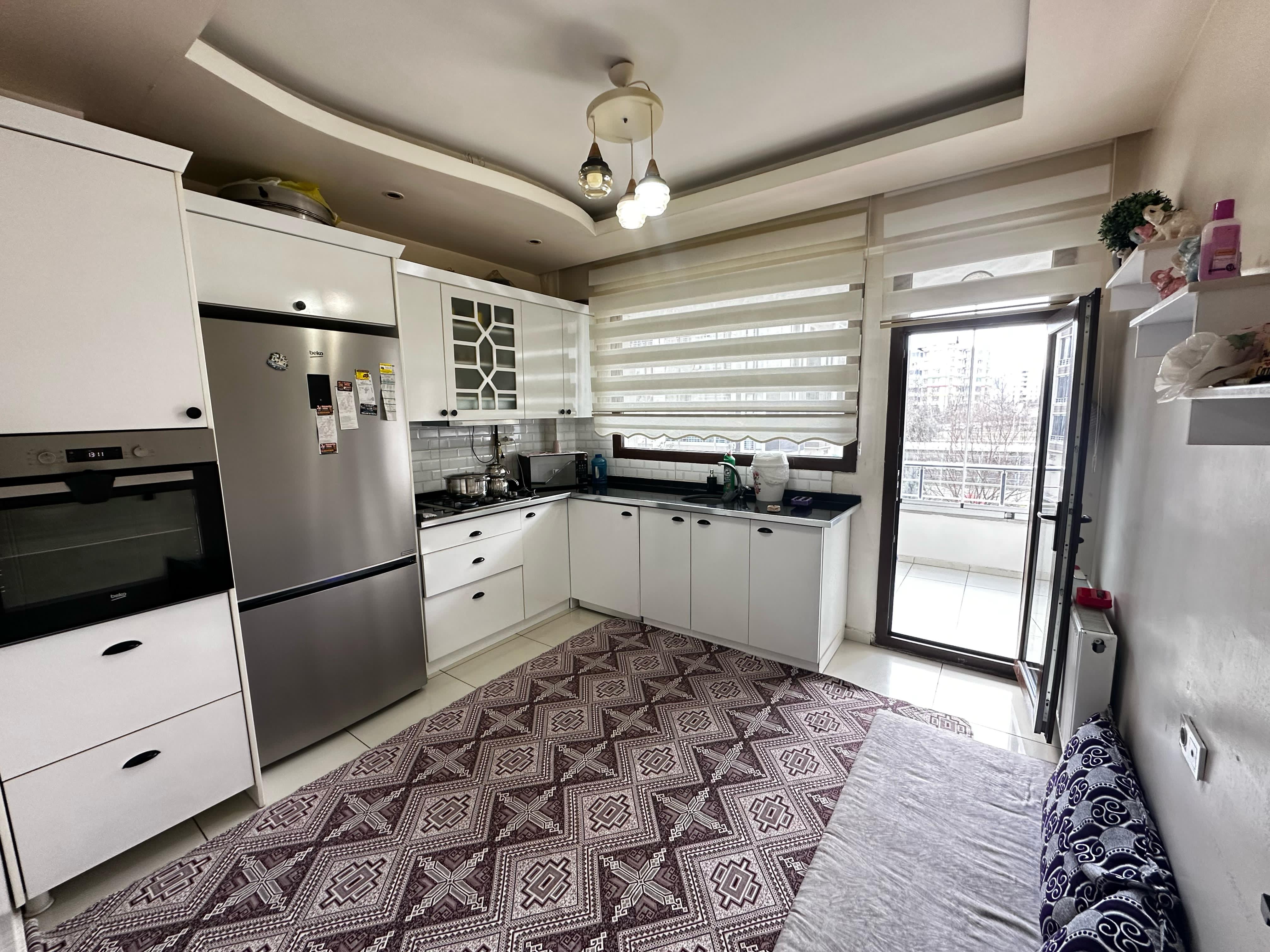 HAVA ALANI KAVŞAĞINDA SATILIK LÜKS DAİRE