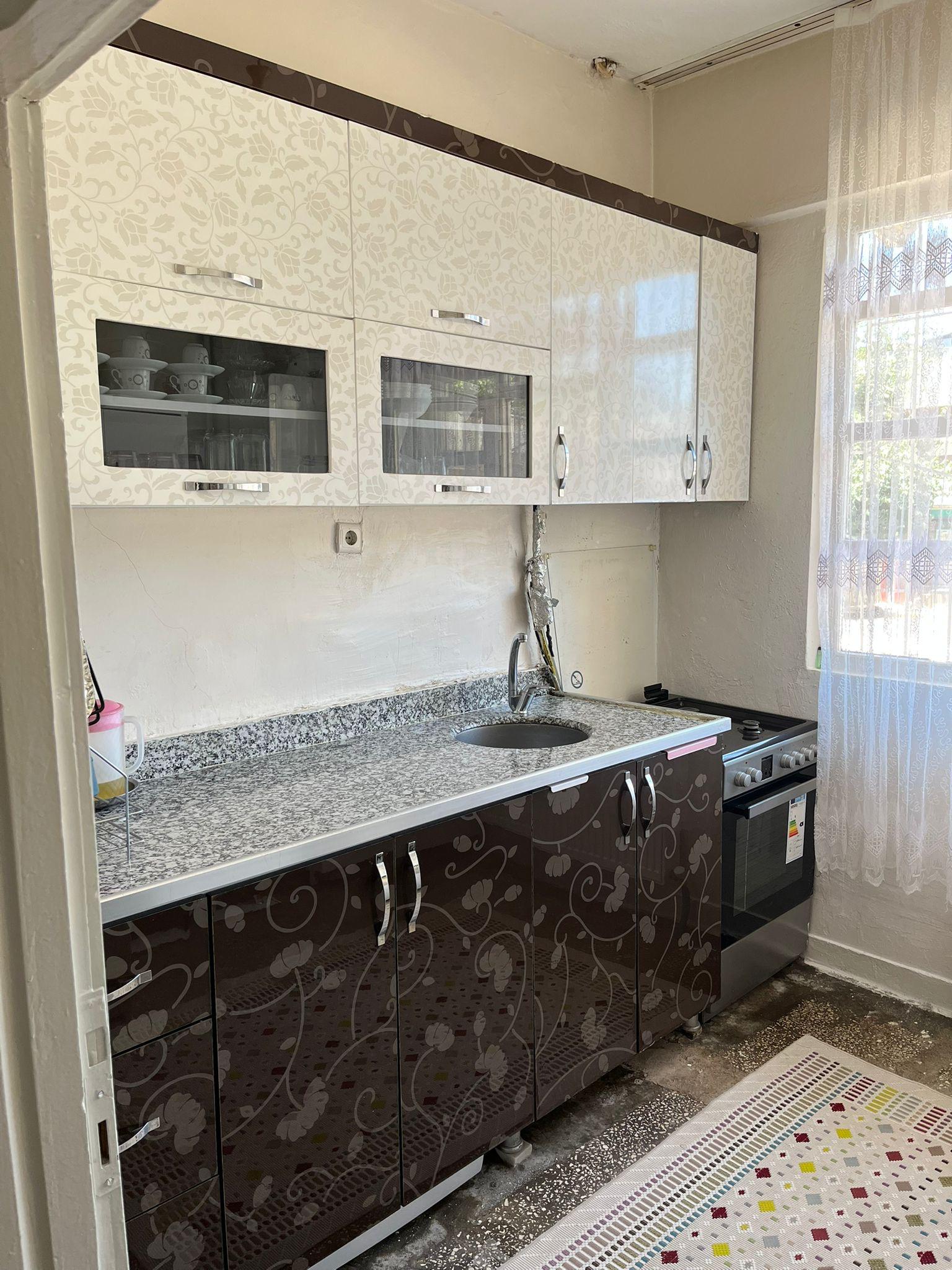 HUZUR EVLERİNDE SATILIK YÜKSEK GİRİŞ DAİRE