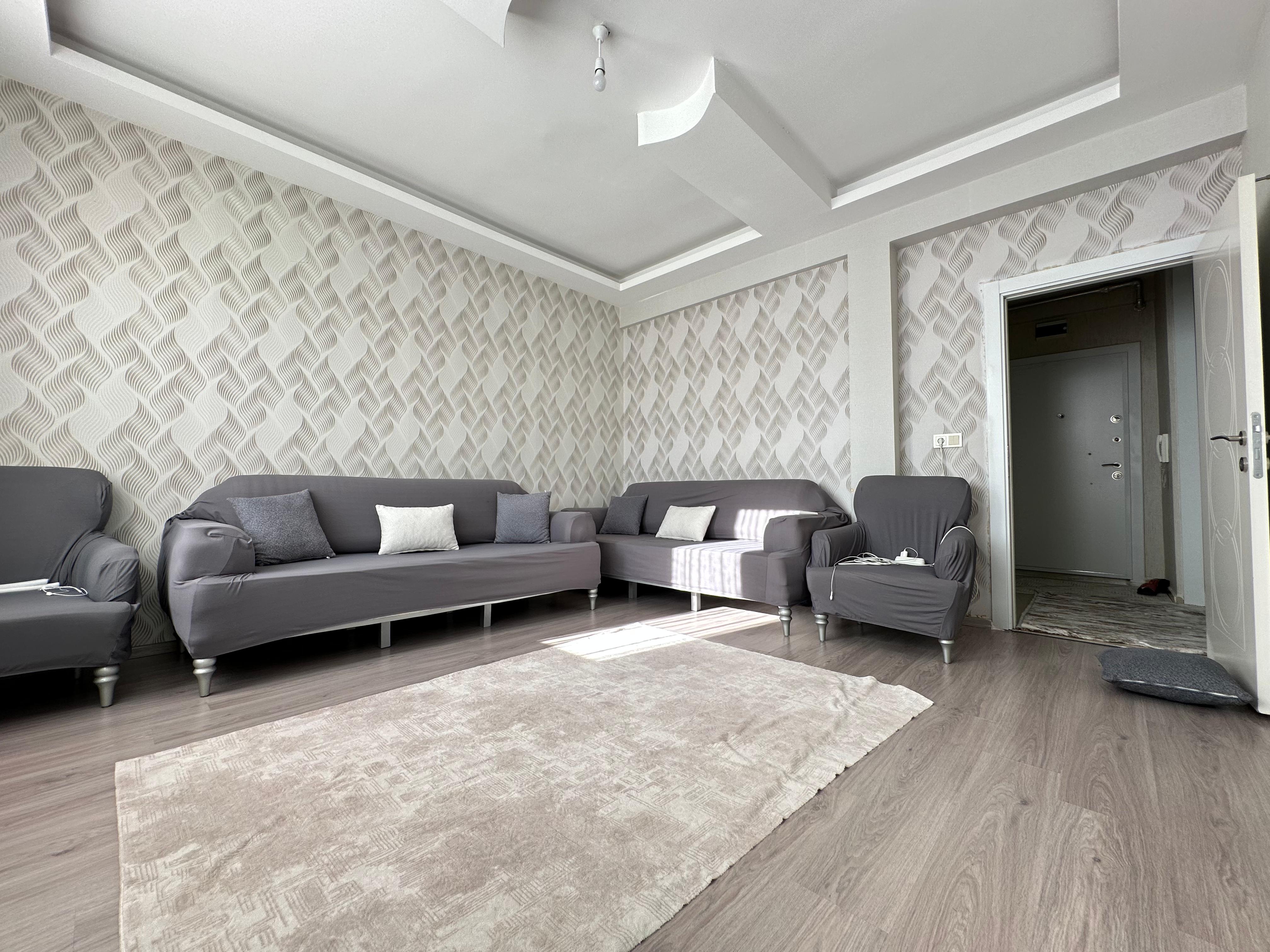 BAĞCILAR GÖLETLİ PARK CİVARINDA 2+1 SATILIK ARA KAT FIRSAT DAİRE