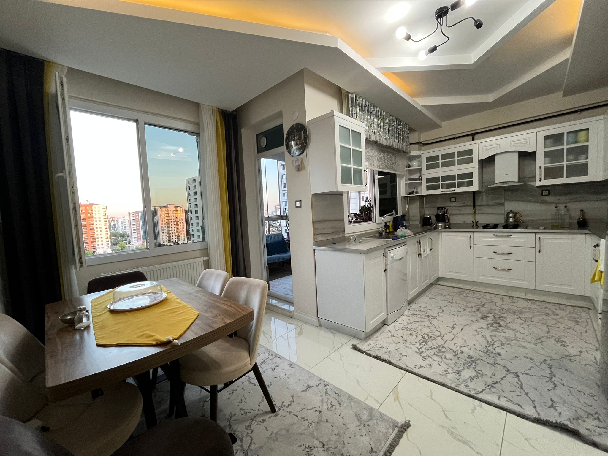 WİNSTOWN CİVARI SATILIK 3,5+1 FIRSAT DAİRE
